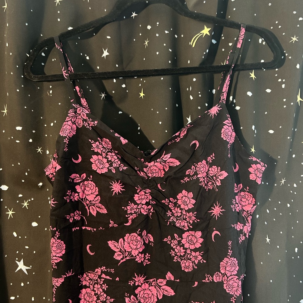 (Crossposted, comment please)
Hot Topic Black and Pink Floral Maxi Dress